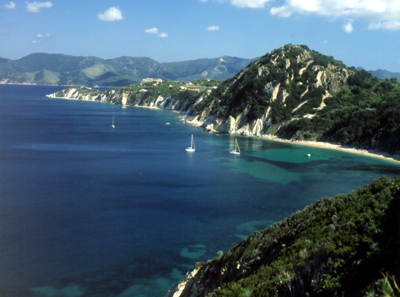 spiaggia-sotto-bomba