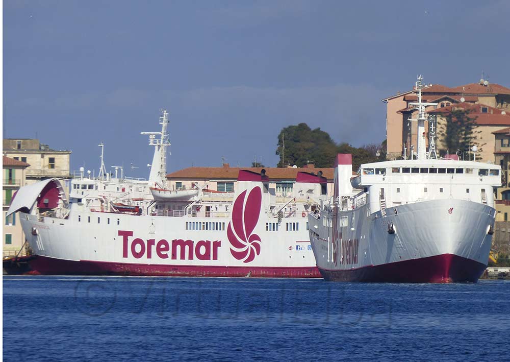 Elba Traghetto Oglasa e Marmorica Portoferraio Compagnia Toremar