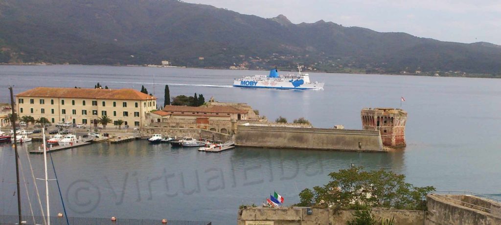 Elba Traghetto Moby Love durante la linea Piombino Portoferraio