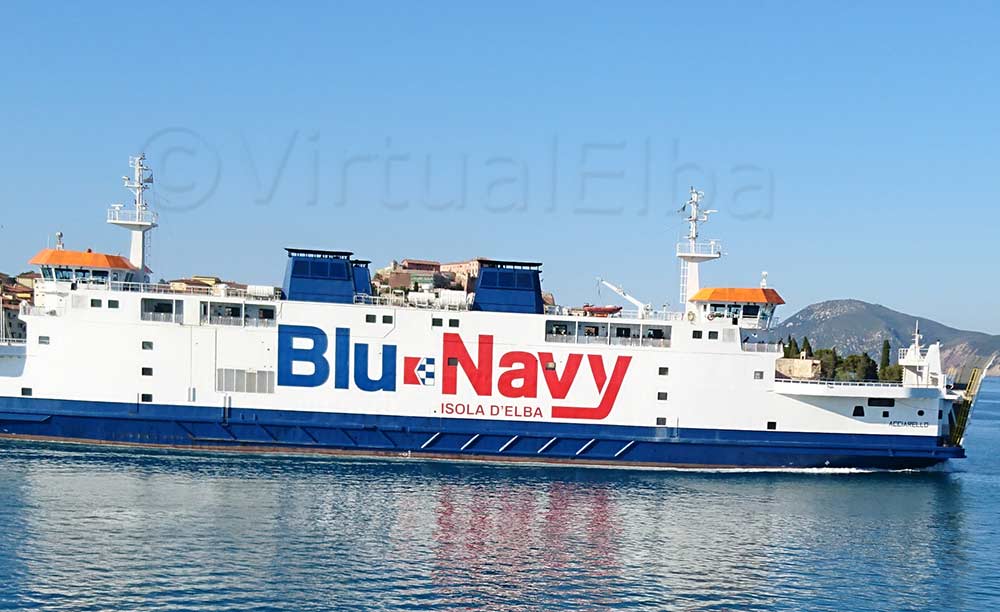 Elba Traghetto Acciarello della compagnia Blu Navy linea Piombino Portoferraio