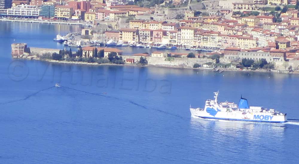 Elba Traghetto Moby Lines durante la linea Piombino Portoferraio